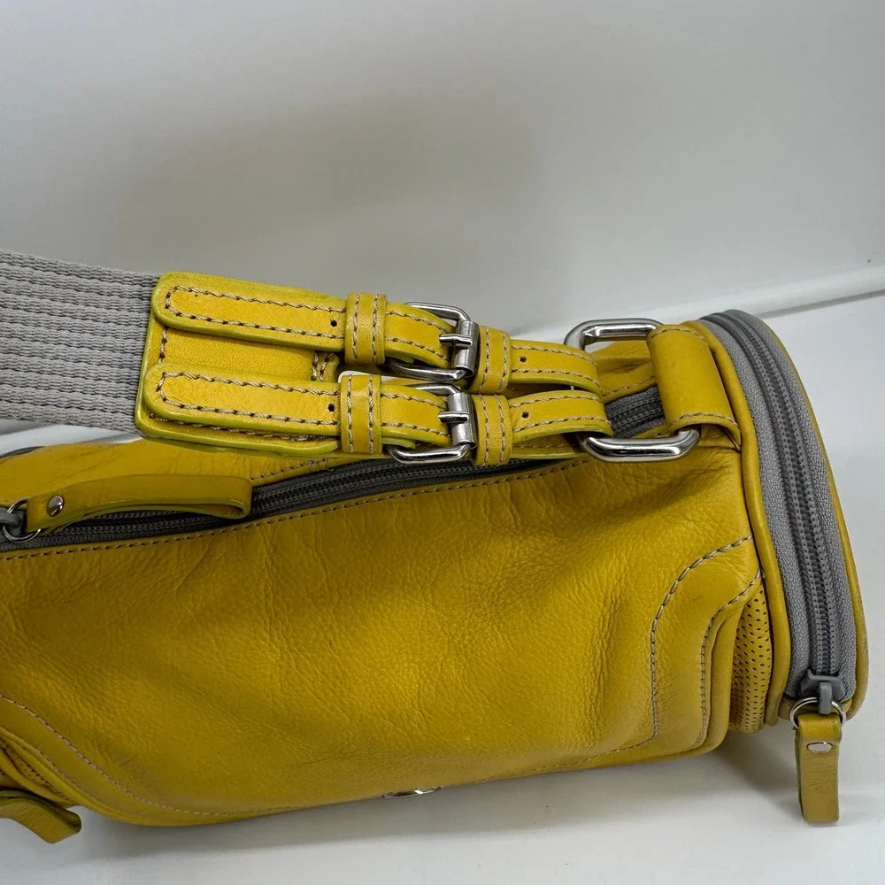 Vintage Kenneth Cole Reaction Mustard Yellow Leather Barrel Shoulder Bag Purse